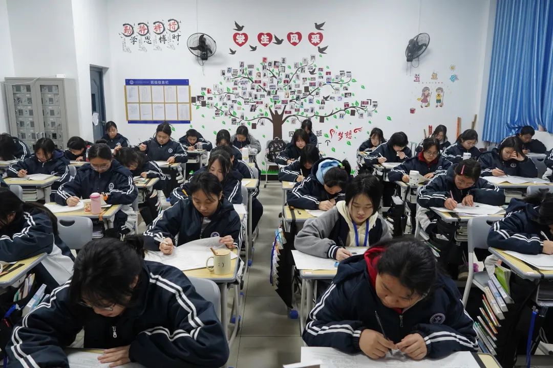 开学第一考 ，启幕新征程——我校举行2022-2023学年第二学期开学考试